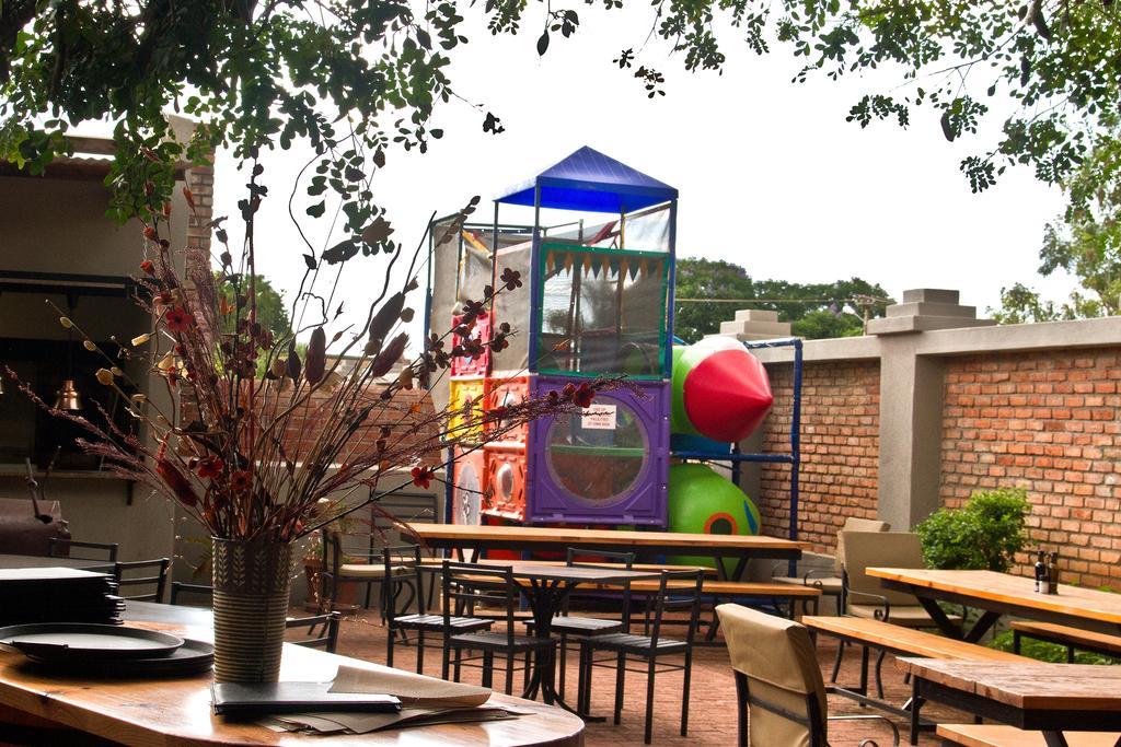 Casa Forno Country Hotel Otjiwarongo Kültér fotó
