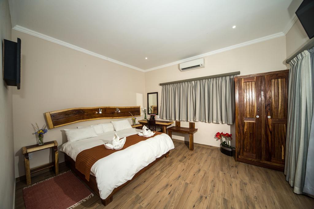 Casa Forno Country Hotel Otjiwarongo Kültér fotó