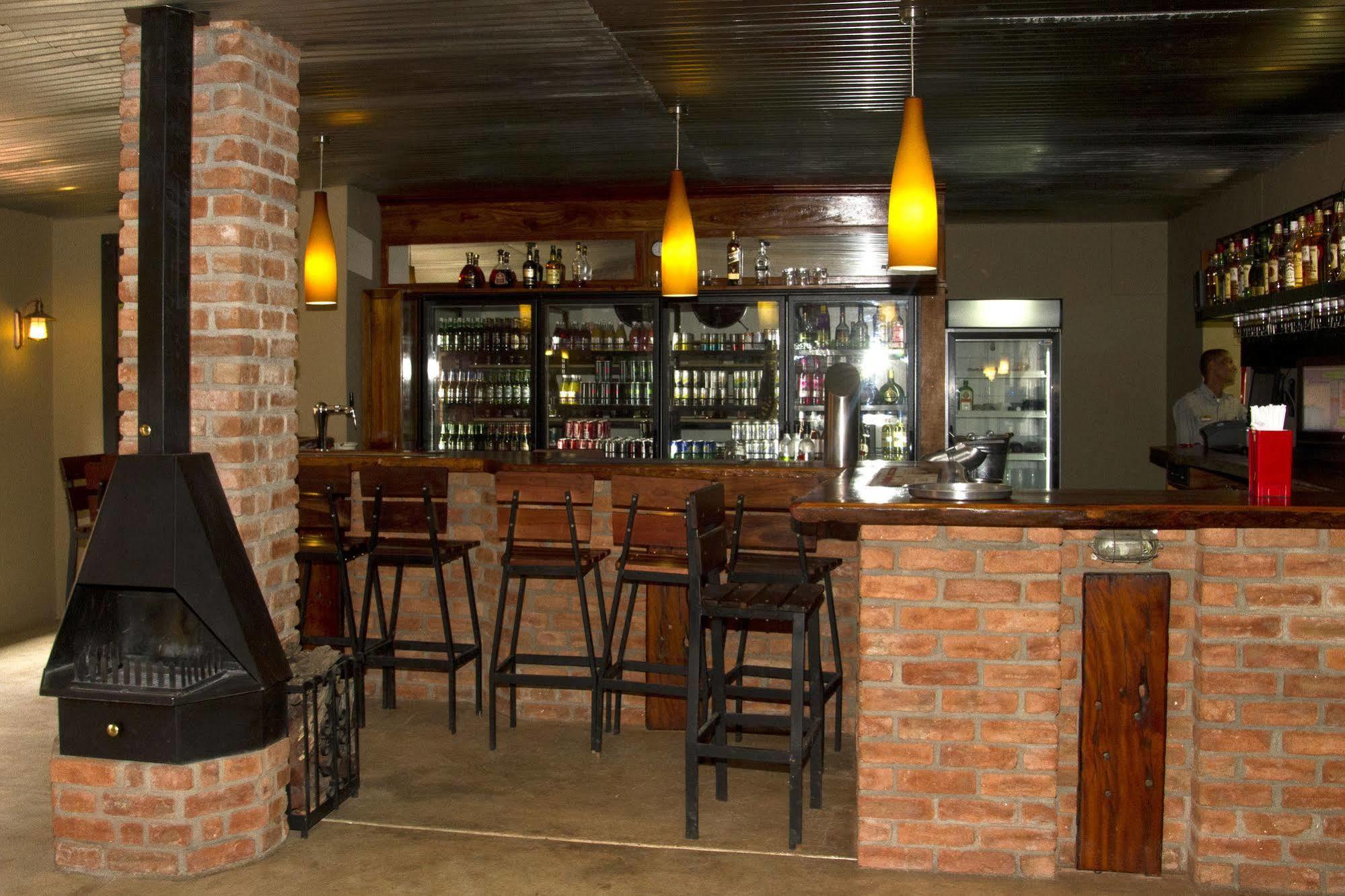 Casa Forno Country Hotel Otjiwarongo Kültér fotó