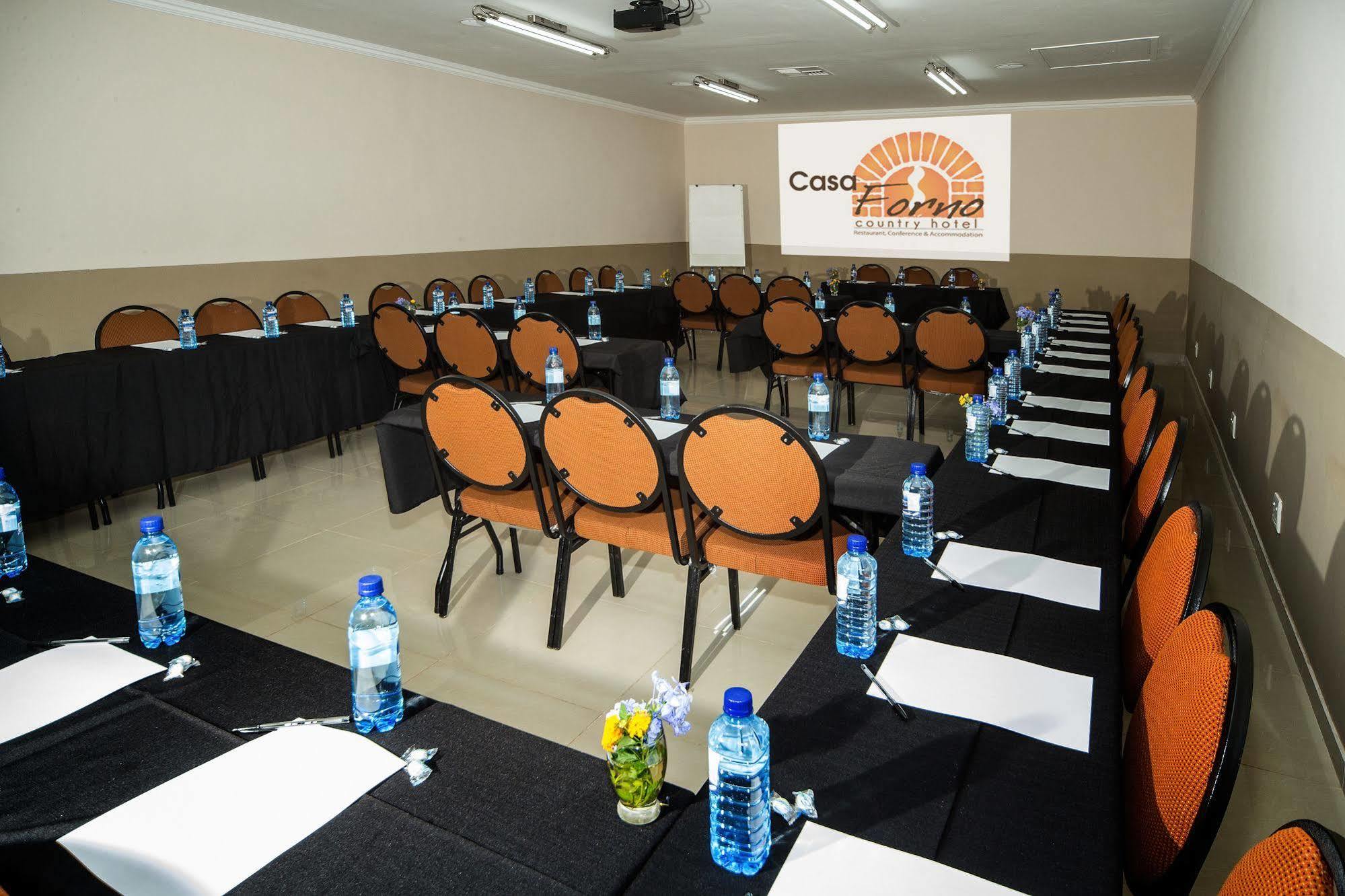 Casa Forno Country Hotel Otjiwarongo Kültér fotó