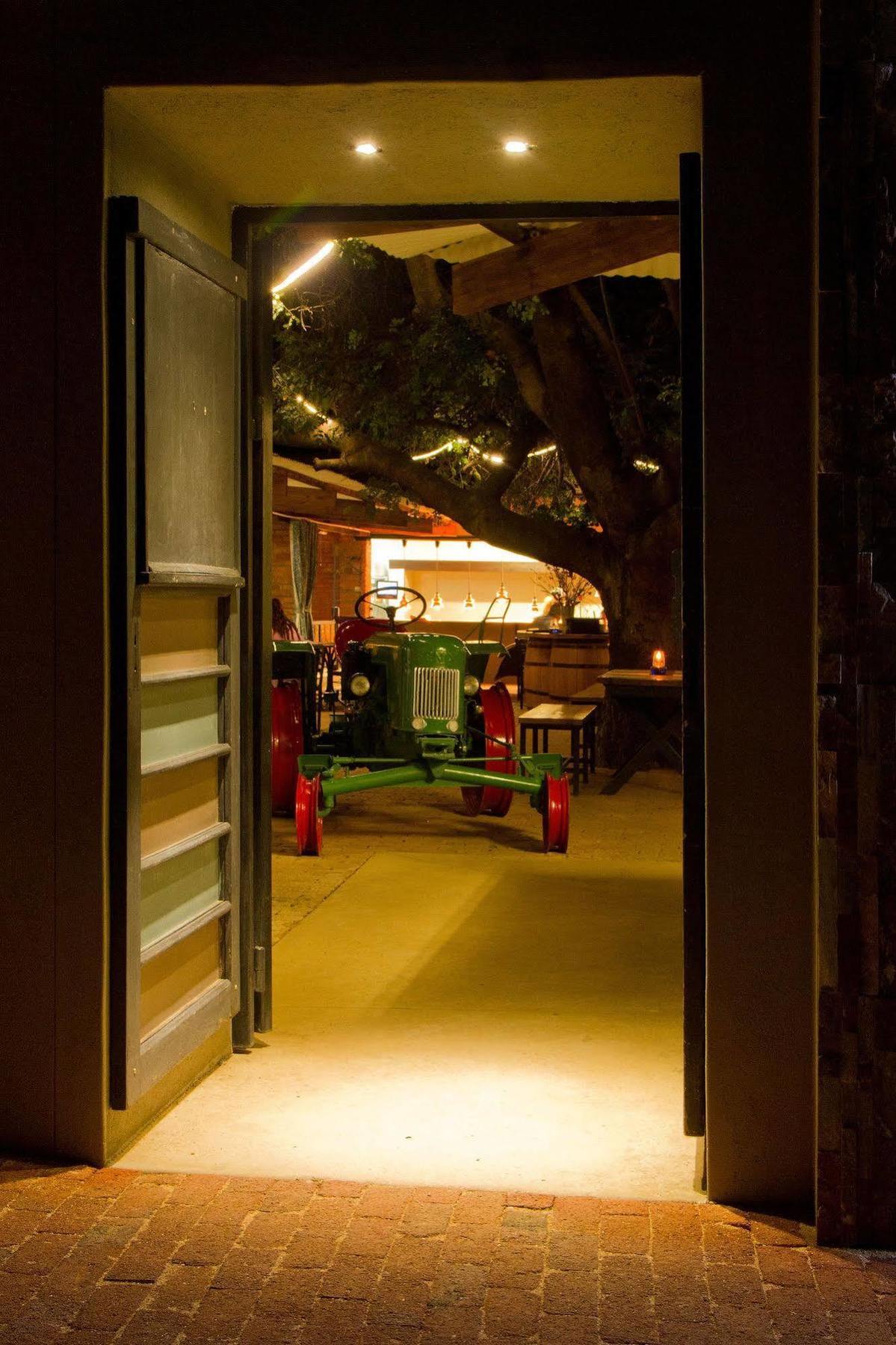 Casa Forno Country Hotel Otjiwarongo Kültér fotó