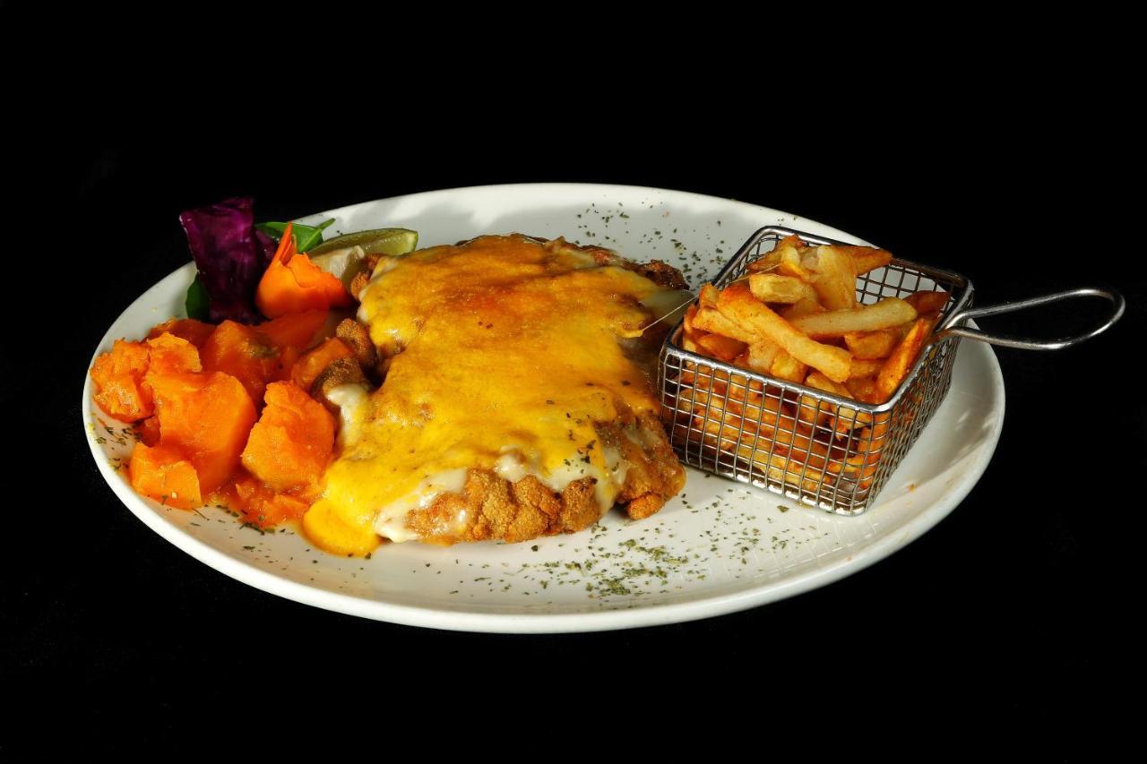 Casa Forno Country Hotel Otjiwarongo Kültér fotó